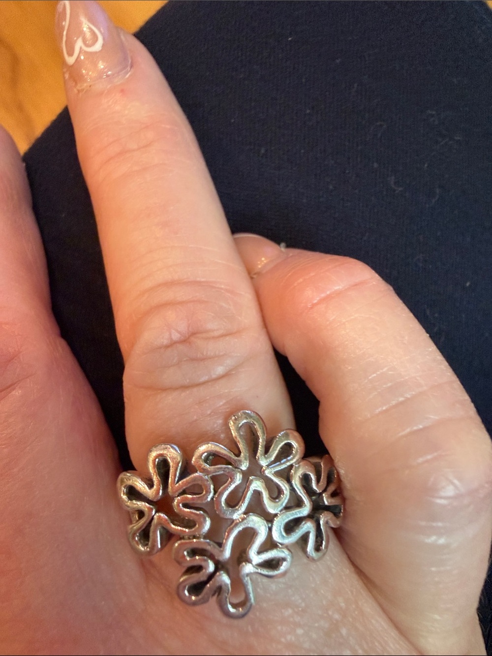 Sterling Silver Floral Cutout Ring - size 7